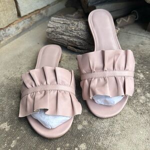 Michael Kors Bella leather Ruffle Pink Pleated Sandals Sz-6.5.  B